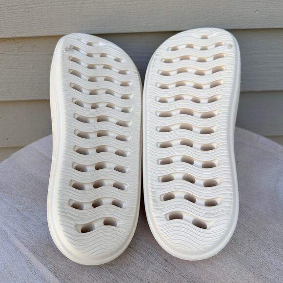 Billabong Cloud Mens Recovery Slides Size 6 Cream Cushioned Sandals New - Picture 11 of 12